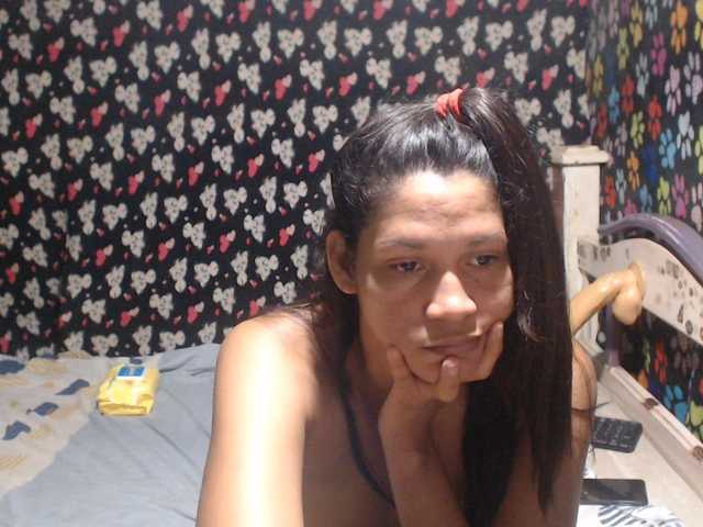 Elizabeth-a live cam on BongaCams