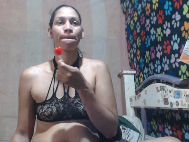 Elizabeth-a live cam on BongaCams