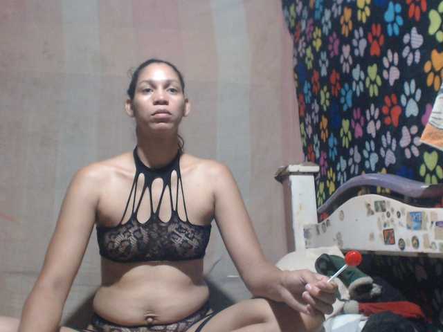 Elizabeth-a live cam on BongaCams