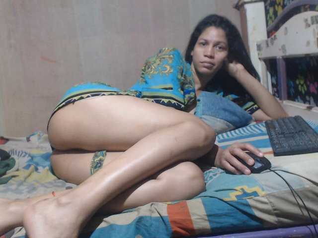 Elizabeth-a live cam on BongaCams