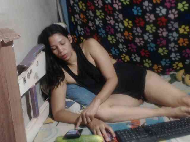 Elizabeth-a Live Webcam on BongaCams