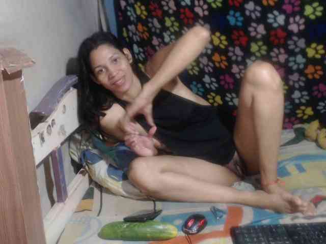 Elizabeth-a Live Webcam on BongaCams