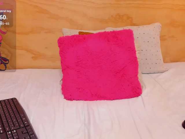 Lasira live cam on BongaCams