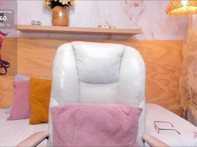 Lasira live cam on BongaCams