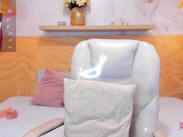 Lasira live cam on BongaCams