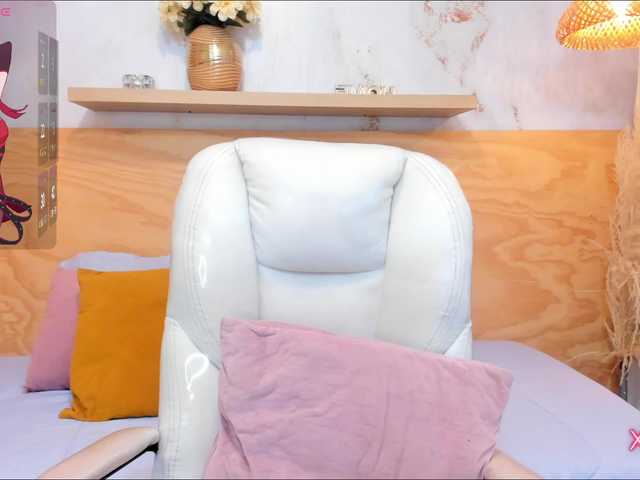Lasira live cam on BongaCams