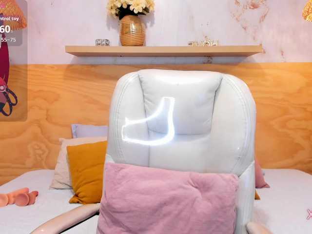 Lasira live cam on BongaCams