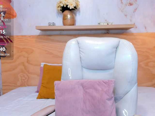 Lasira live cam on BongaCams