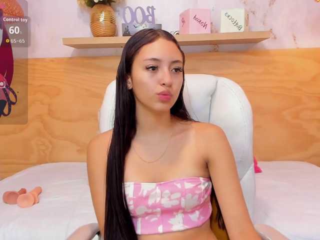 Lasira live cam on BongaCams