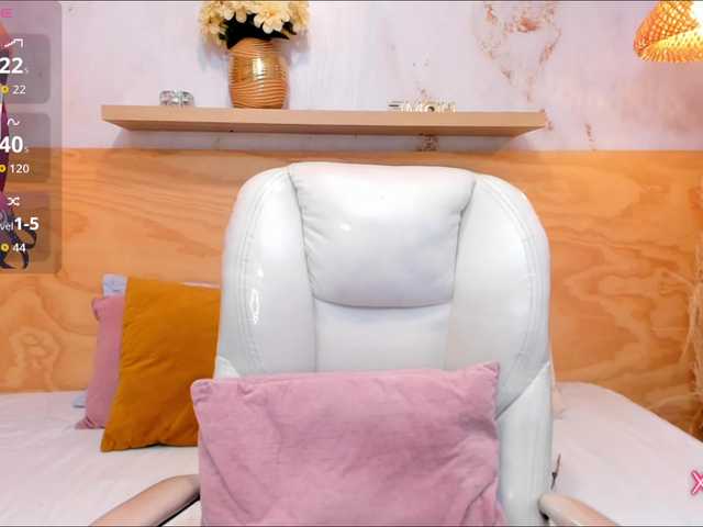 Lasira live cam on BongaCams