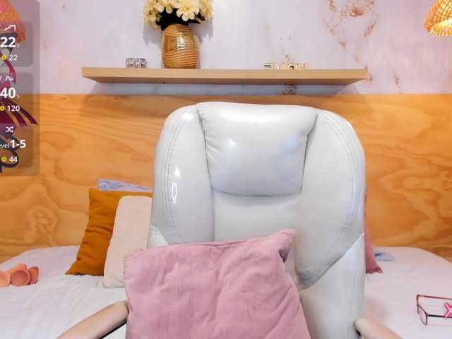 Lasira live cam on BongaCams
