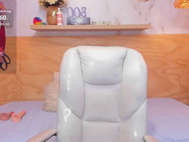 Lasira live cam on BongaCams