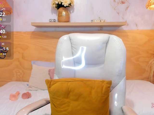Lasira live cam on BongaCams