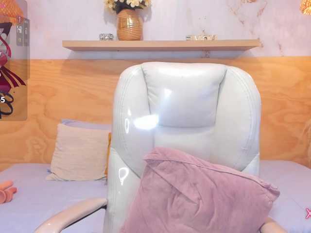 Lasira live cam on BongaCams