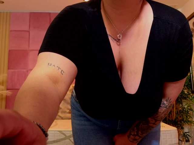 SpicyCarlaXX's BongaCams show and profile