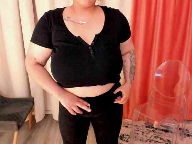 SpicyCarlaXX SpicyCarlaXX