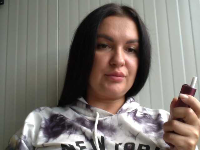 MeganBlueq, en vivo ahora en BongaCams