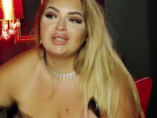 AmelyaNyx live cam