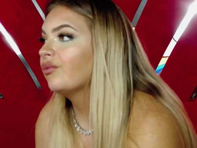 AmelyaNyx live cam on BongaCams