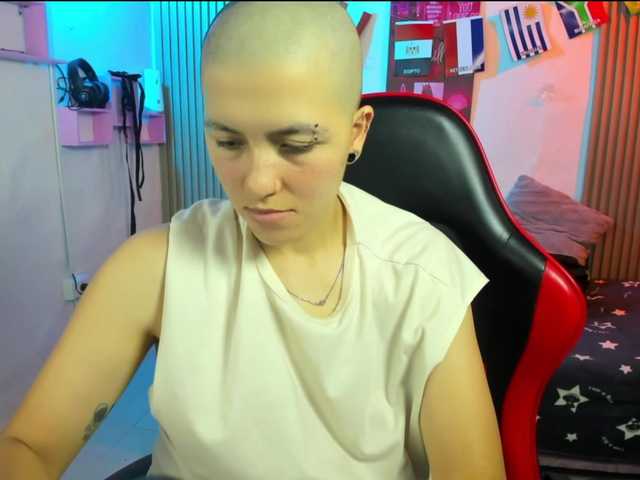 le modèle nicocoox est en webcam porno dans un show sur le site bongacams, il possède les tags suivants: Latino/Hispanic,Brunette,Hairy