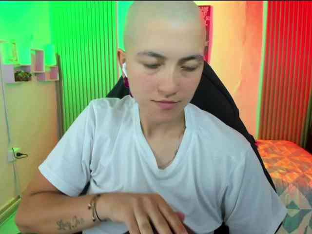 nicocoox Live Webcam on BongaCams