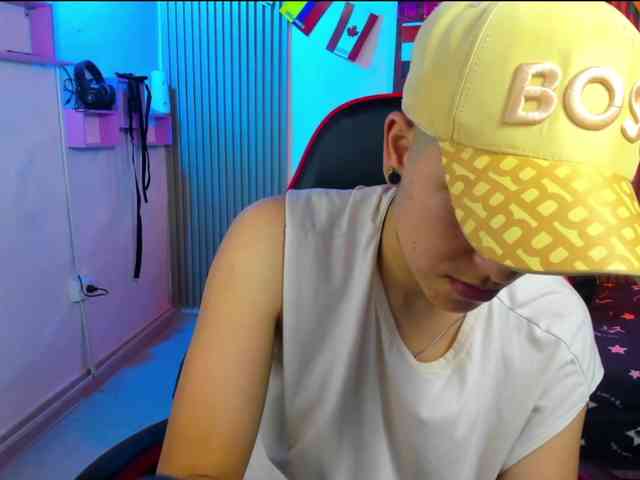 nicocoox Live Webcam on BongaCams