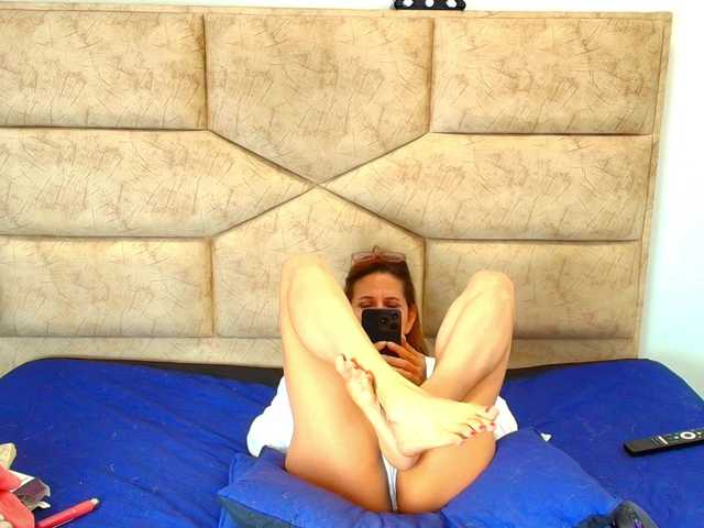 MargarethRouss live cam on BongaCams