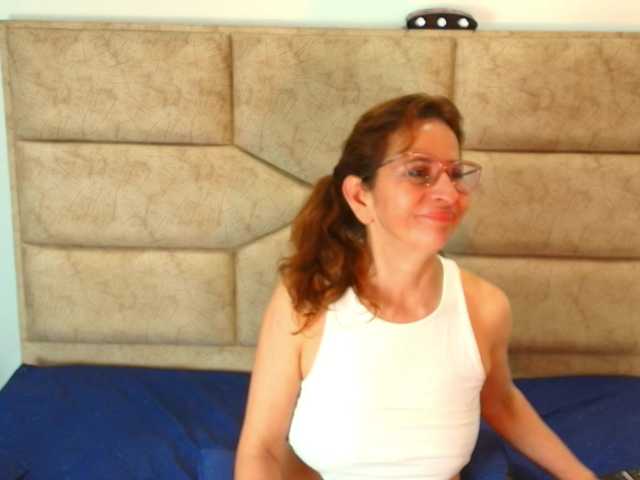 MargarethRouss live cam on BongaCams