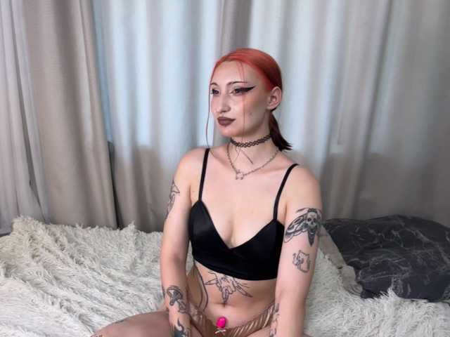 easteralt live cam on BongaCams