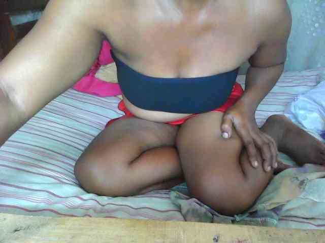 Ivaniaa webcam