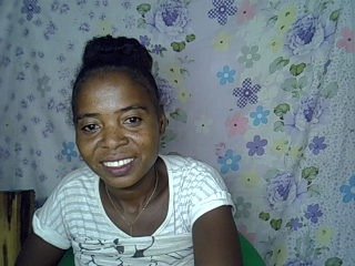 Momeny Porn Show