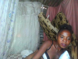 Momeny's Live Webcam