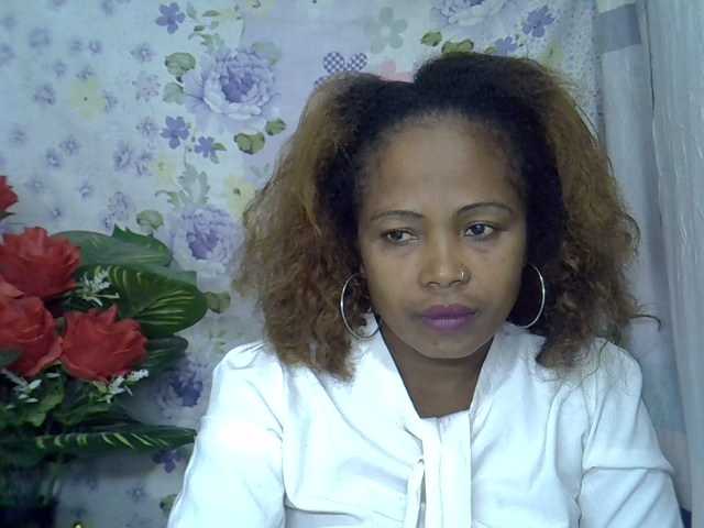 Christina-2 live cam on BongaCams