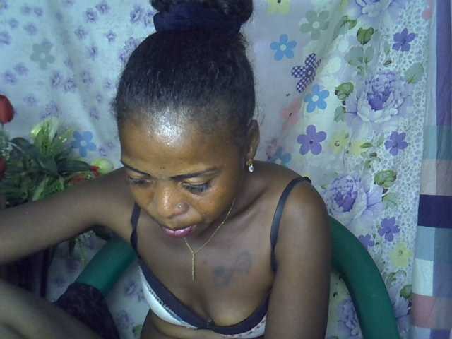 Christina-2 live cam on BongaCams