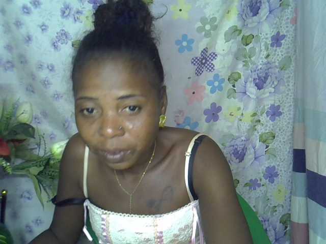 Christina-2 live cam on BongaCams