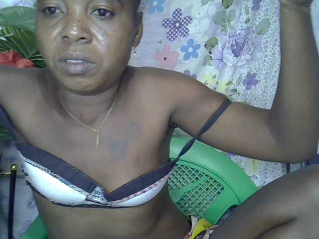 Christina-2 live cam on BongaCams