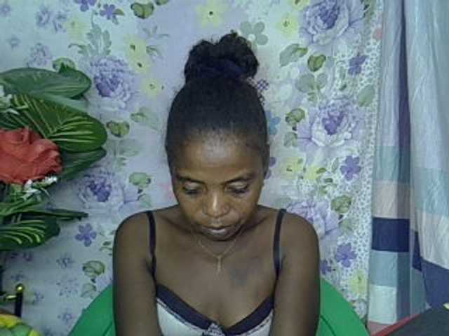 Christina-2 live cam on BongaCams
