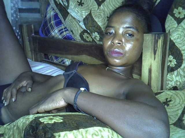 Christina-2 Live Cam and Statistics on UnifiedCams