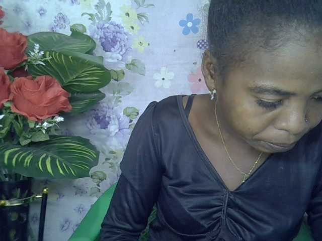Christina-2 live cam on BongaCams
