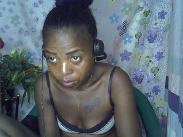 Christina-2 live cam on BongaCams