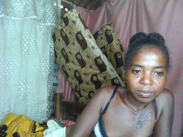 Momeny webcam