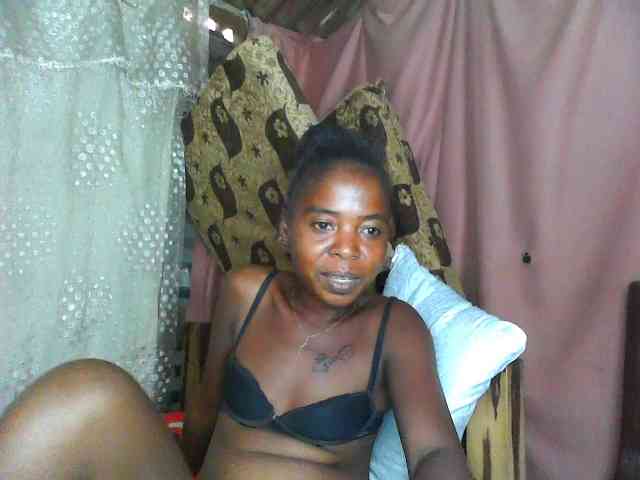 Christina-2 Live Webcam on BongaCams