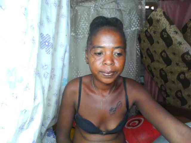 Momeny webcam