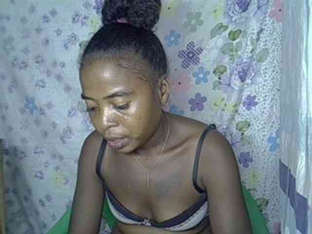 Momeny webcam