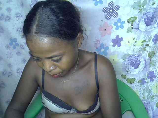 Momeny webcam