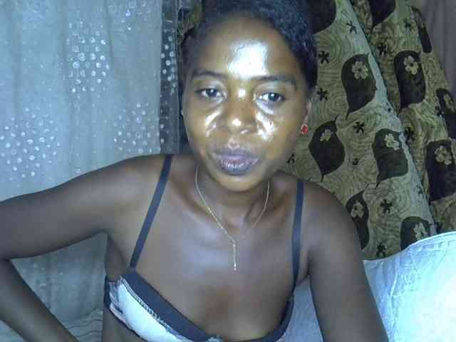 Momeny webcam