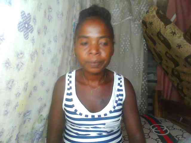Momeny webcam