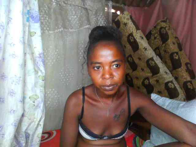 Momeny webcam
