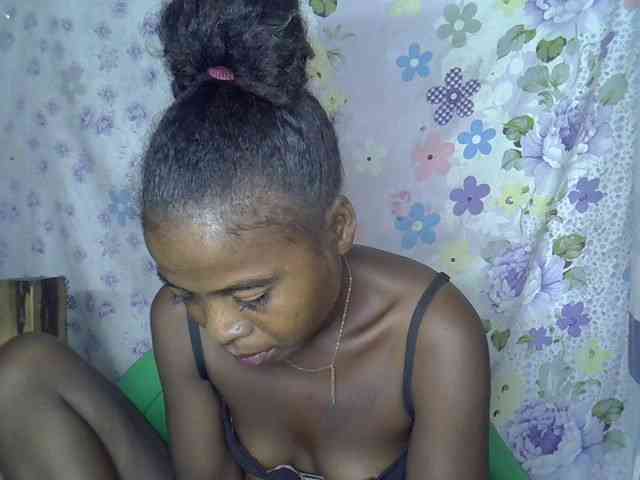 Momeny webcam