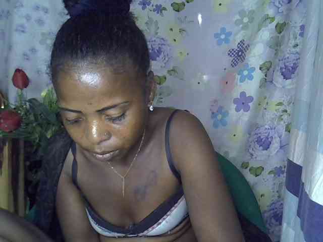 Momeny webcam
